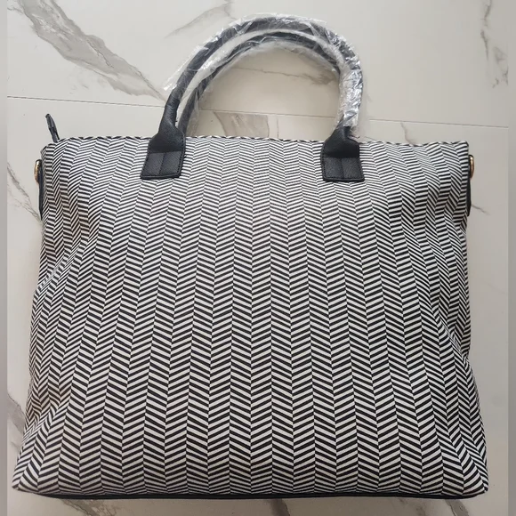 Trina Turk Tote Bag. Great Sleek Black & White Pattern. - Picture 10 of 13